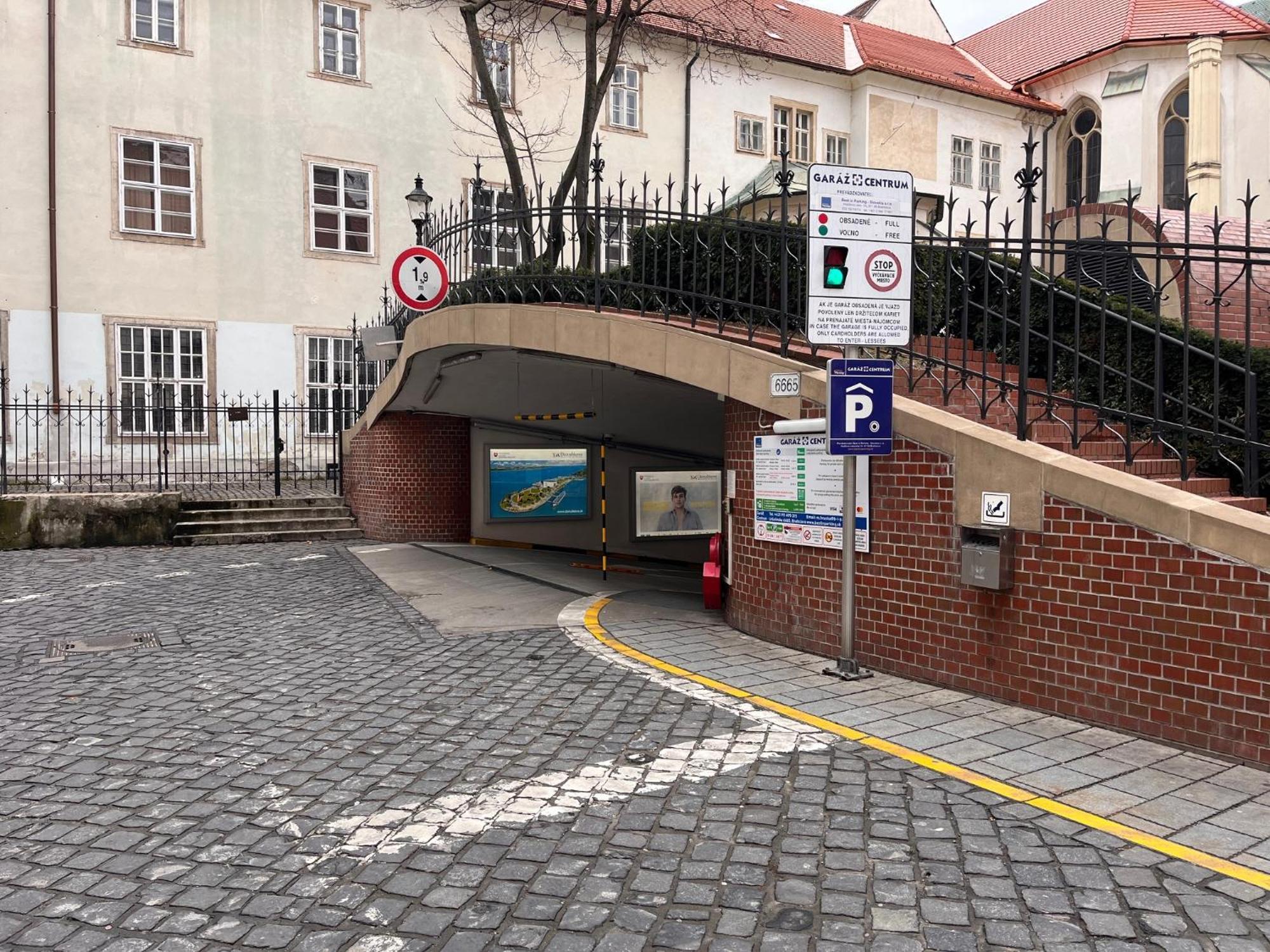 Revon Art-Deco Apartment Laurinska Bratislava Exteriör bild