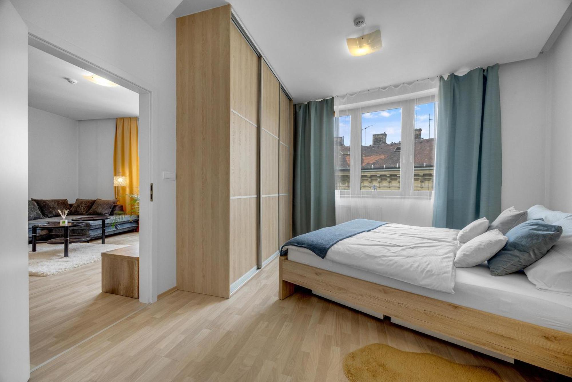 Revon Art-Deco Apartment Laurinska Bratislava Exteriör bild