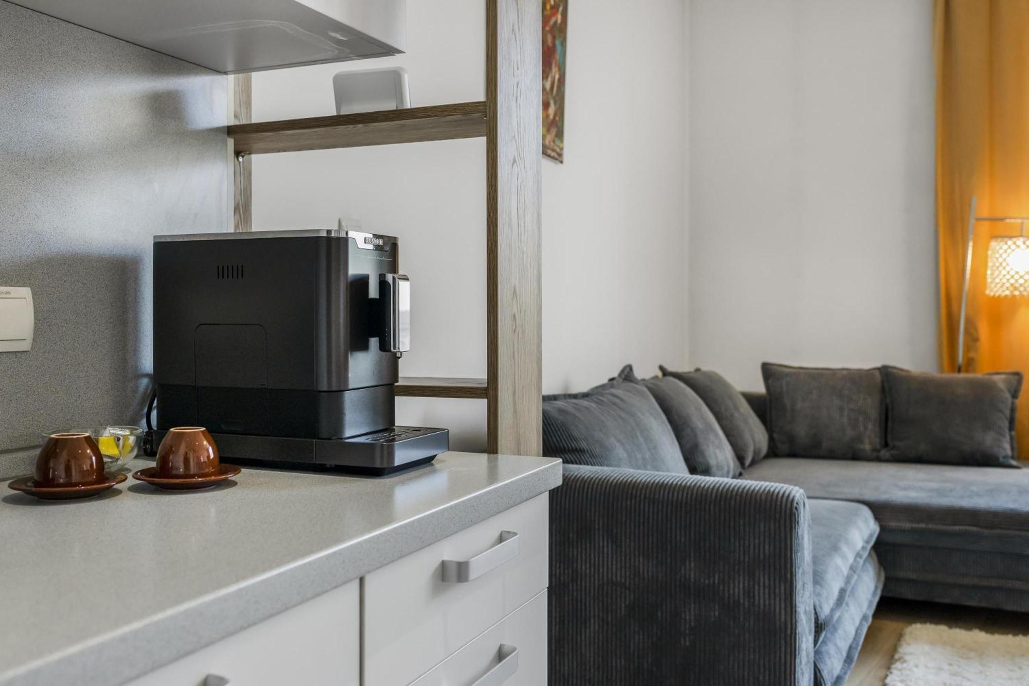 Revon Art-Deco Apartment Laurinska Bratislava Exteriör bild